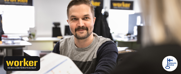 Haussa teknisiä kiinteistönhoidon ammattilaisia, jotka eivät säikähdä sähkökaappeja tai vesimittareita!